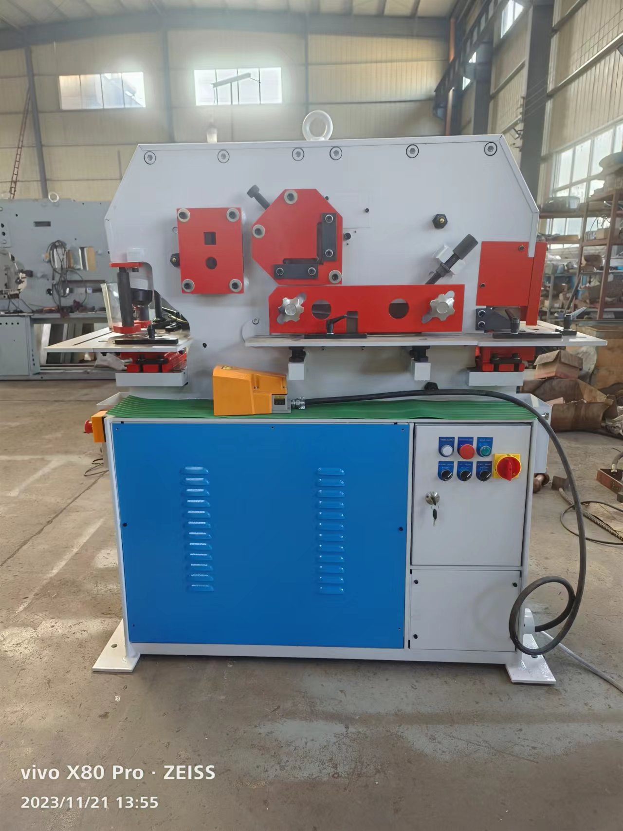 máy đột dập liên hợp